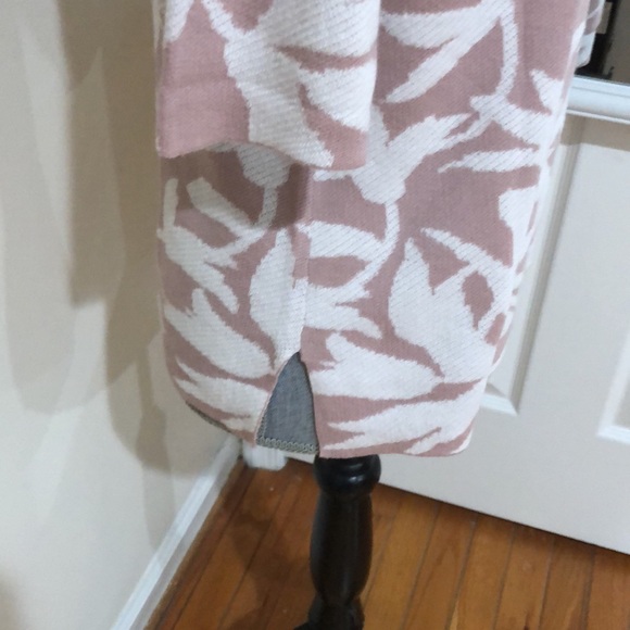 Ann Taylor Floral mock neck top size M - Picture 5 of 9